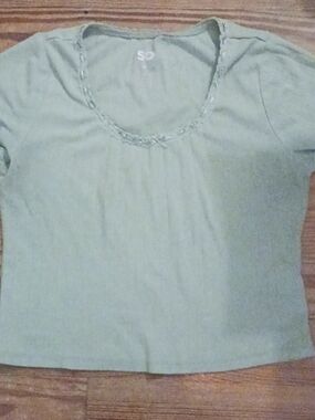 SO Women's Light Green Sage Short Sleeve Tee Size M